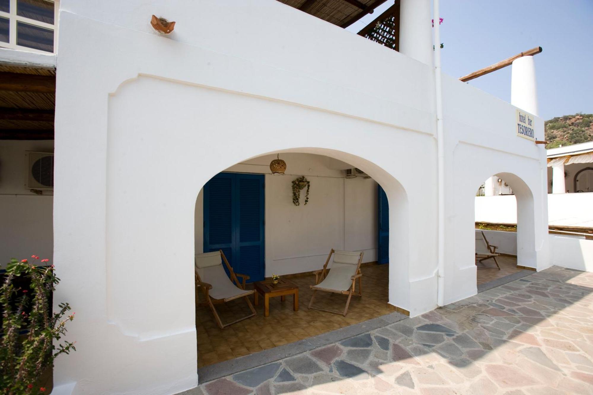 Hotel Tesoriero Panarea Bagian luar foto