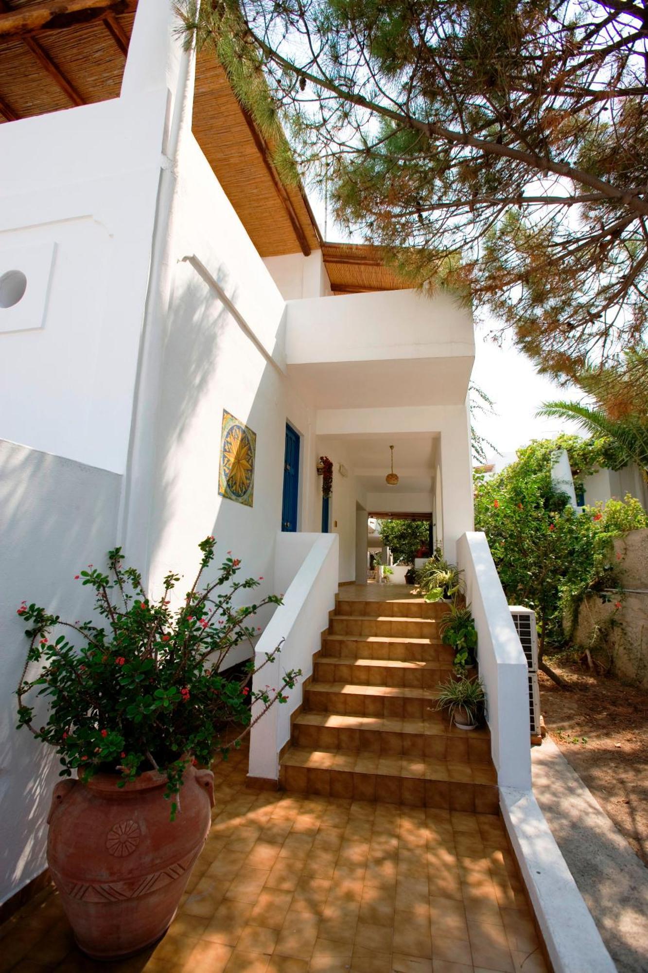 Hotel Tesoriero Panarea Bagian luar foto