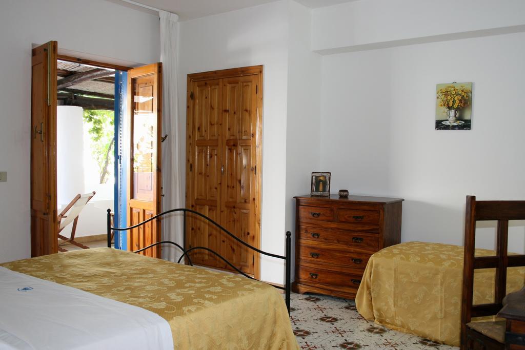 Hotel Tesoriero Panarea Bagian luar foto