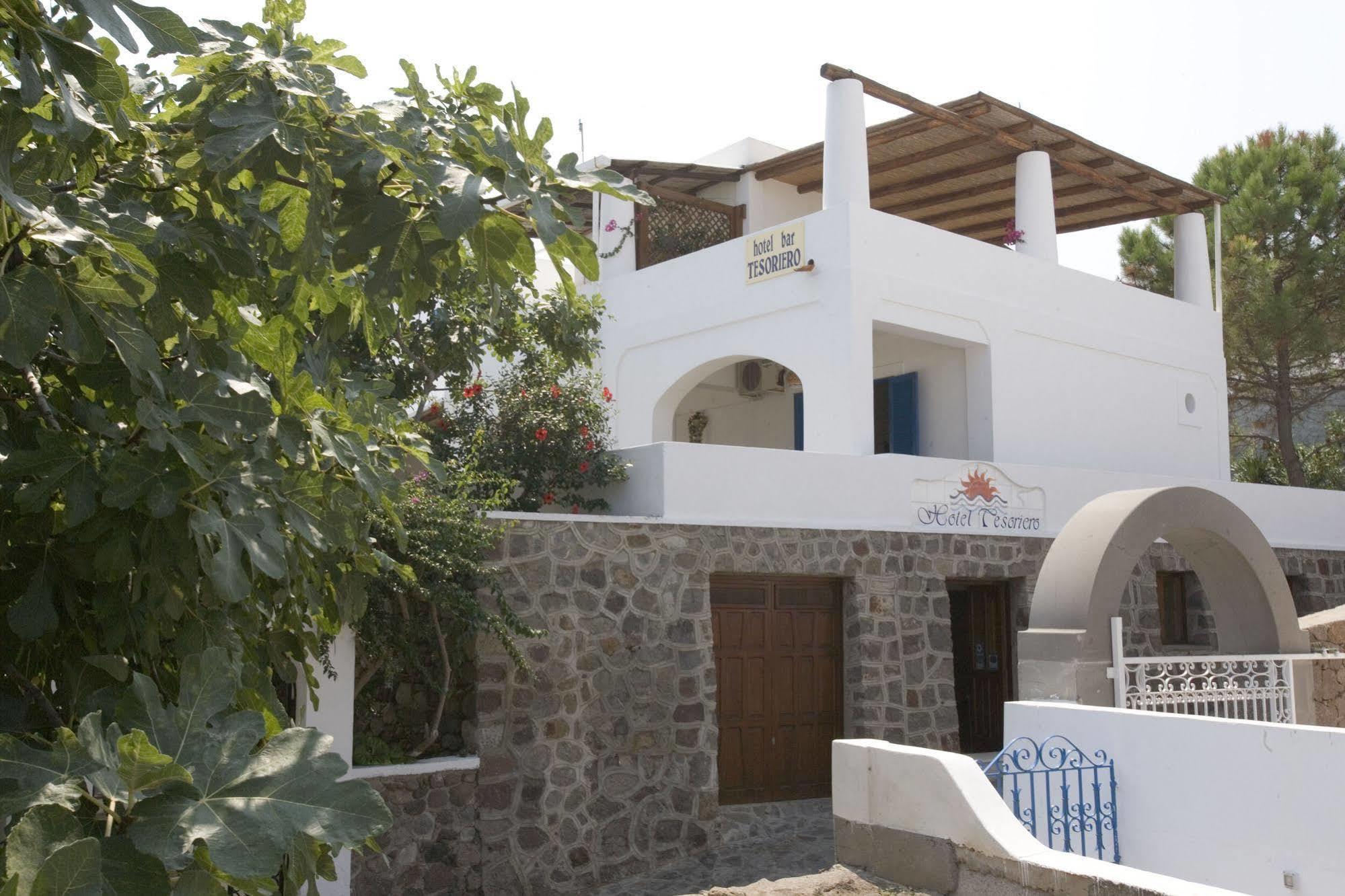 Hotel Tesoriero Panarea Bagian luar foto