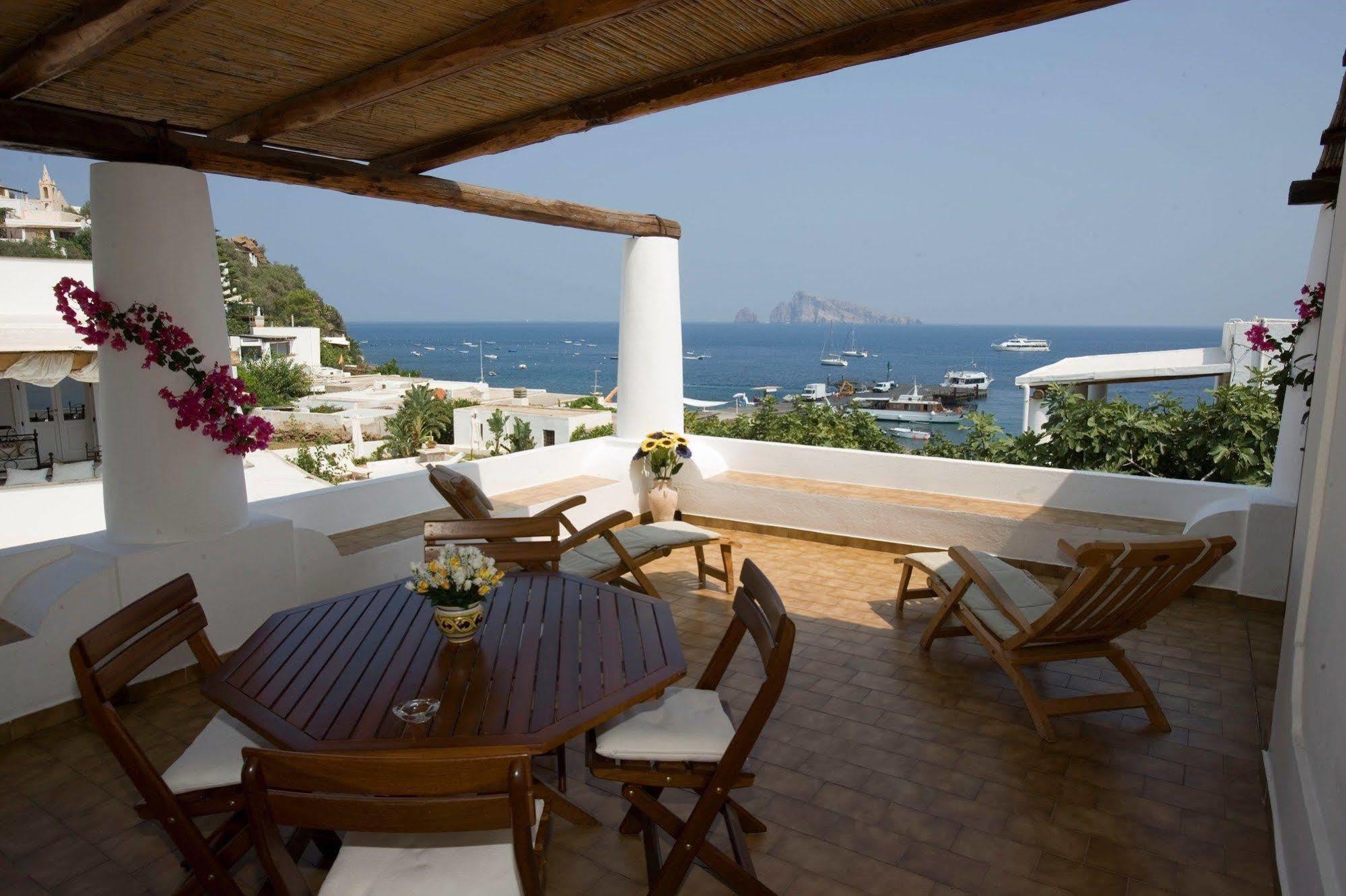 Hotel Tesoriero Panarea Bagian luar foto