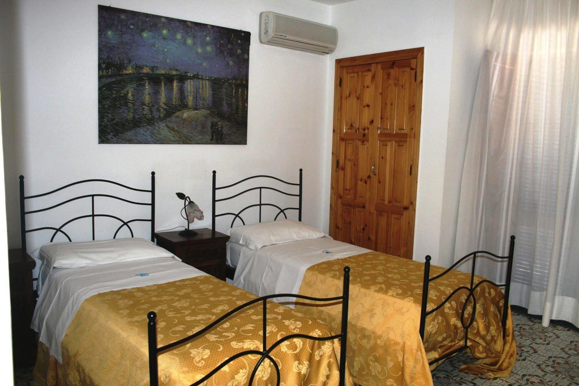 Hotel Tesoriero Panarea Bagian luar foto